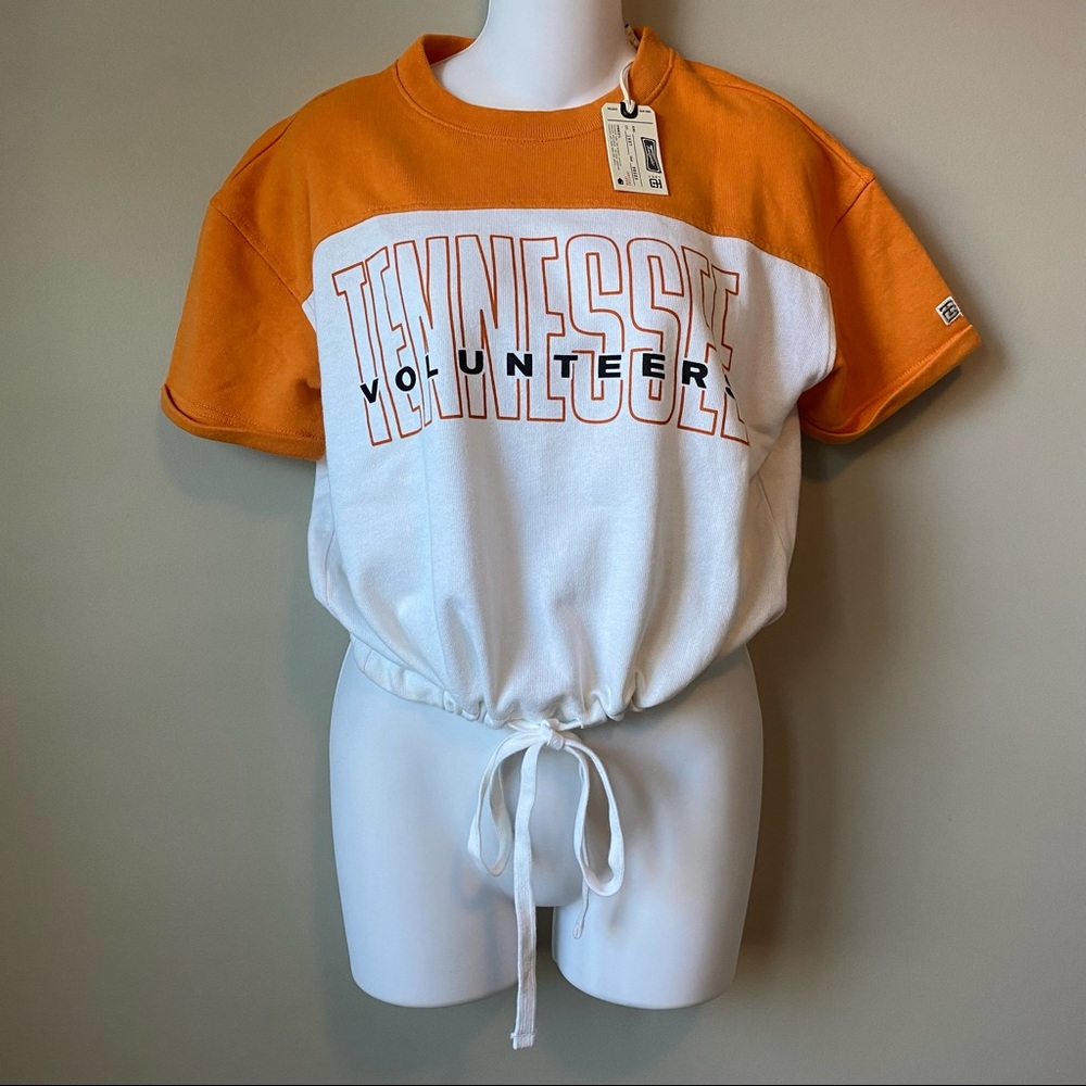 •new• Tailgate Tennessee Volunteers graphic cropped short rolled sleeve top